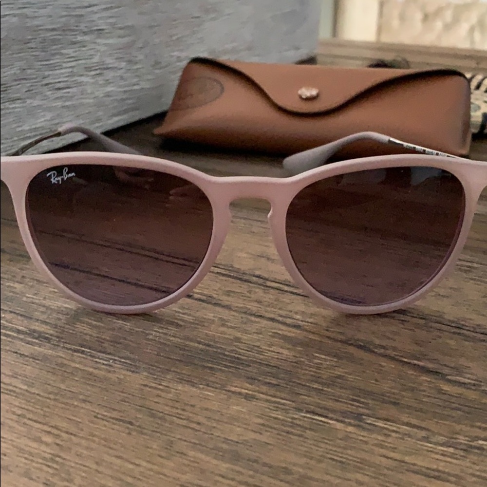 Rayban Erika sunglasses. RB4171